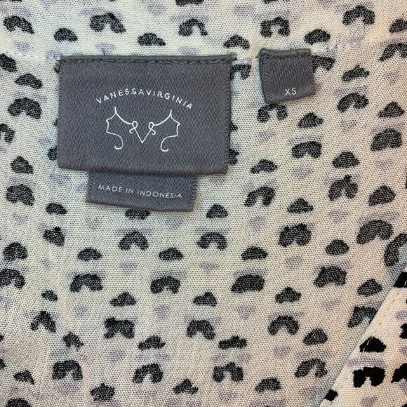 VanessaVirginia Women's Black & White Heart Button Down Cap Sleeve Top Size XS - Picture 4 of 9